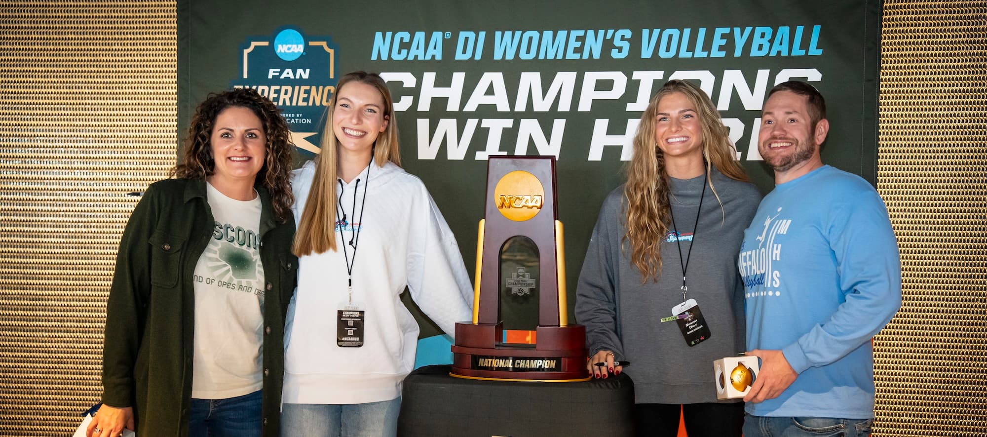 //assets.onlocationexp.com/prod/images/NCAA Womens Volleyball Carousel 21.jpg