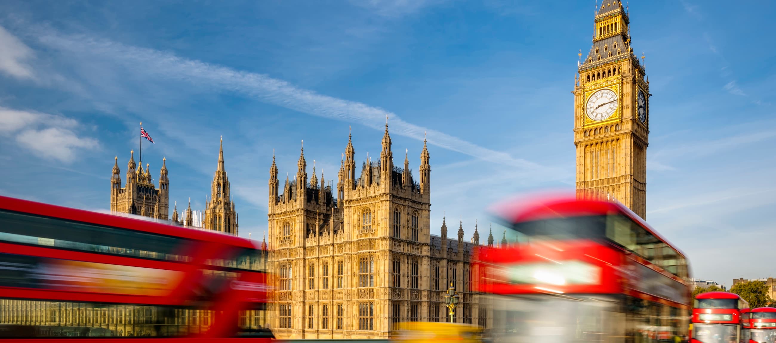 //assets.onlocationexp.com/prod/images/NFL IG London City Card 1.jpg