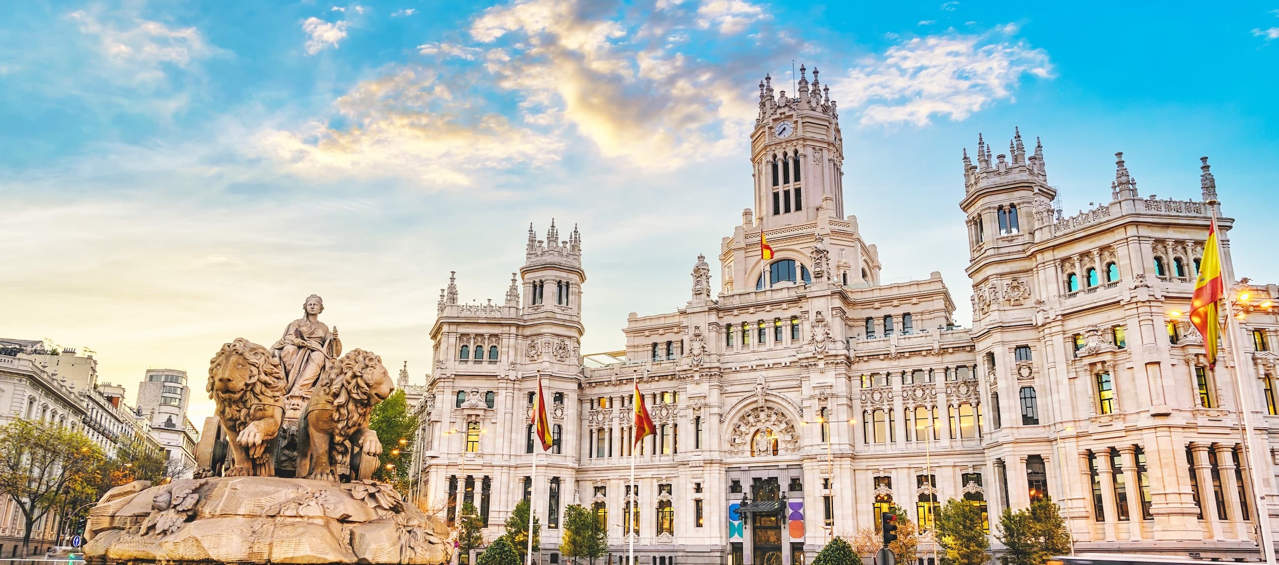 //assets.onlocationexp.com/prod/images/NFL IG Madrid City Card 3.jpg