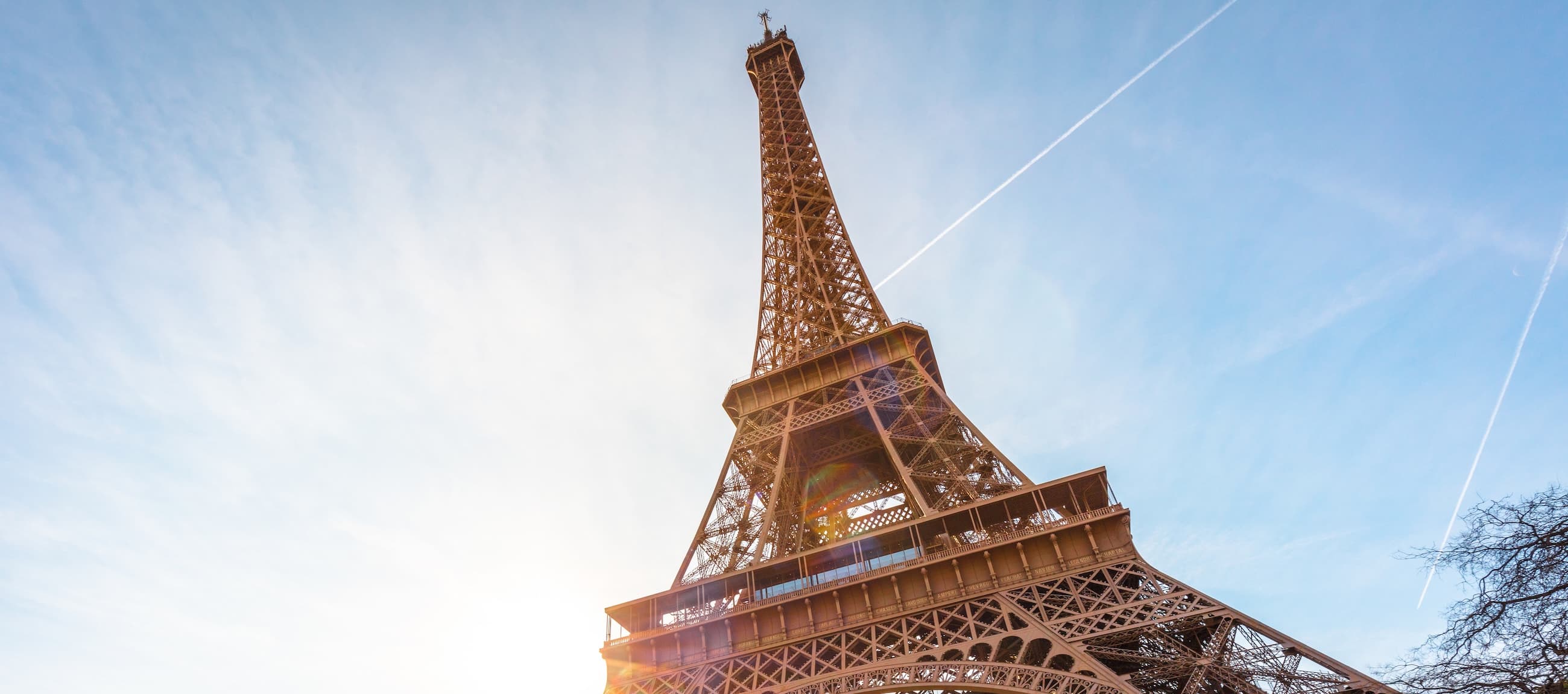 //assets.onlocationexp.com/prod/images/NFL IG Paris City Card 1.jpeg