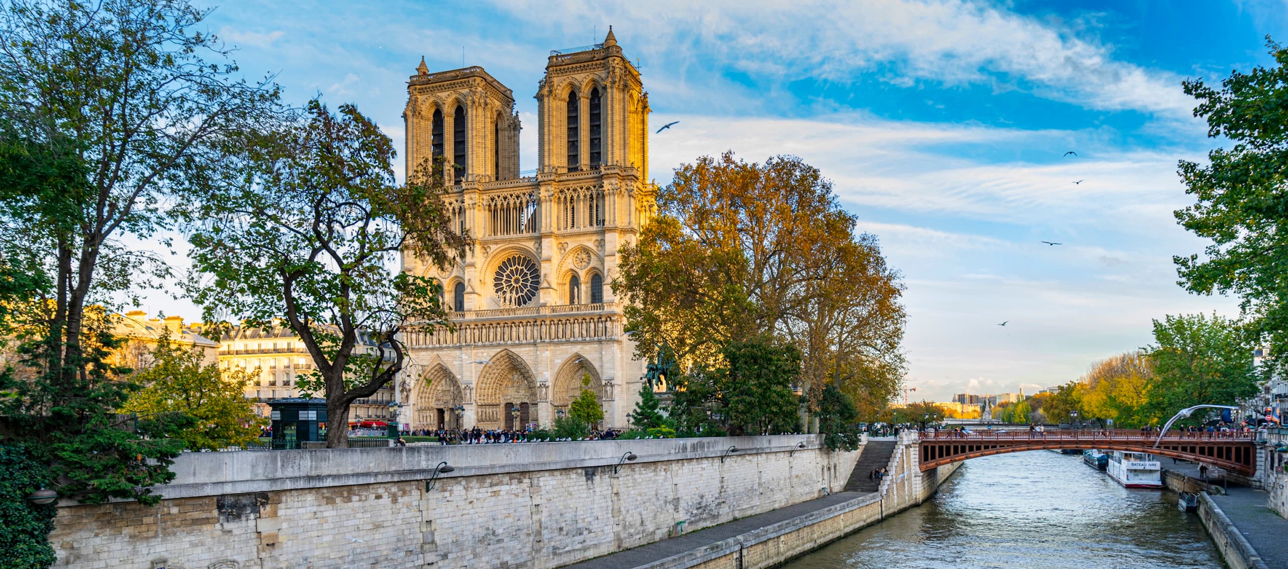 //assets.onlocationexp.com/prod/images/NFL IG Paris City Card 2.jpg