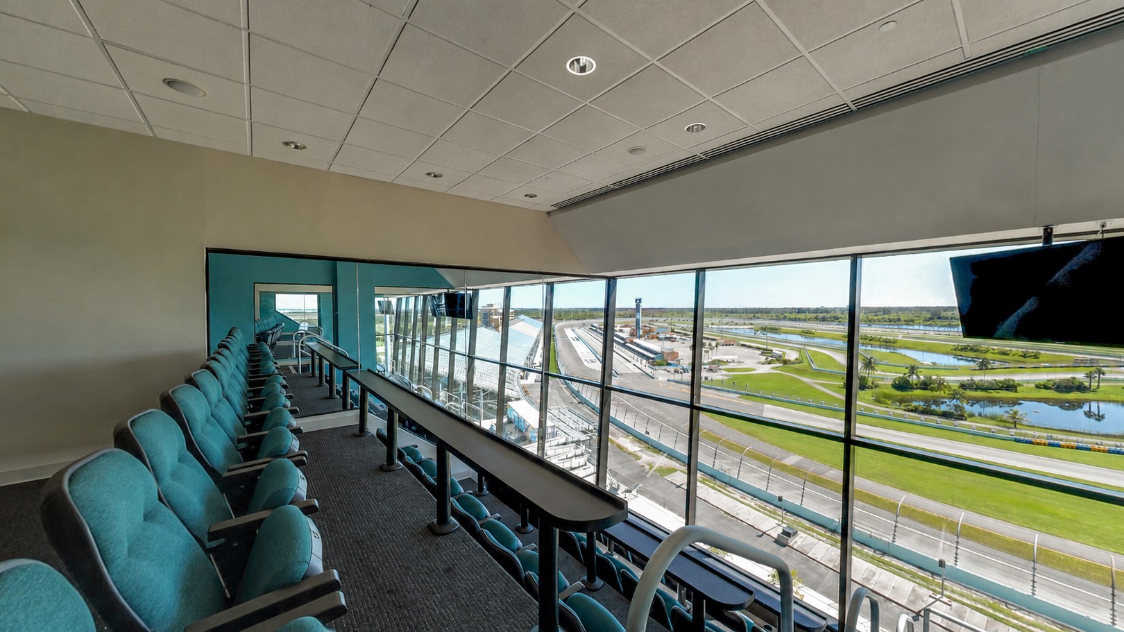 //assets.onlocationexp.com/prod/images/miami-championship-turn-1-suite.jpg