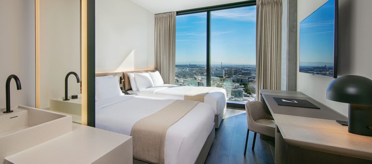 //assets.onlocationexp.com/prod/images/AC Hotel LA Card 3 Room.jpeg