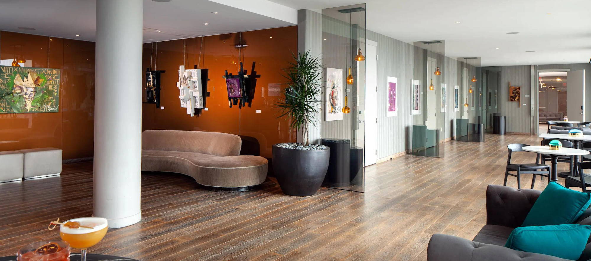 //assets.onlocationexp.com/prod/images/Andaz West Hollywood Card 4 Hotel Interior.png