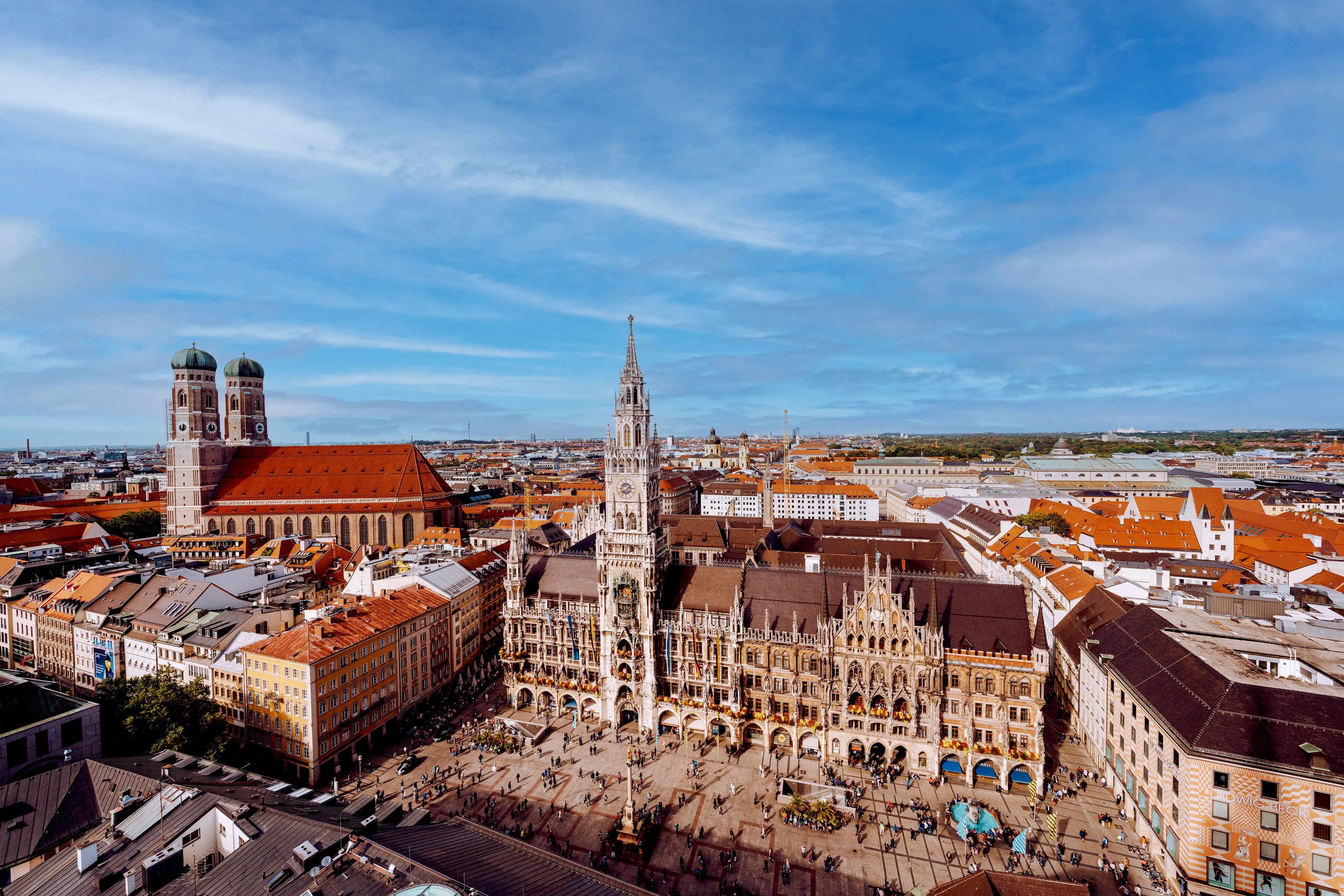 //assets.onlocationexp.com/prod/images/Munich City Skyline.jpg