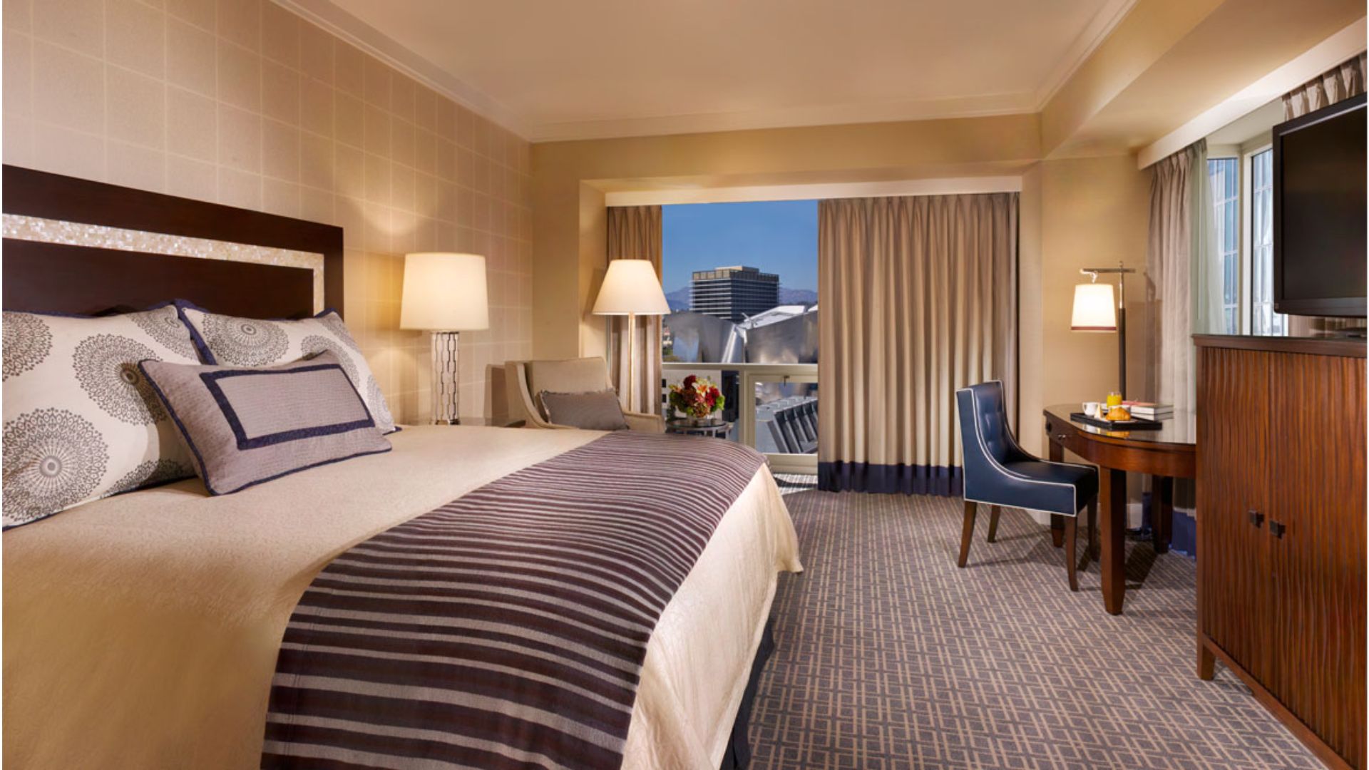 //assets.onlocationexp.com/prod/images/Omni Los Angeles Room.jpg